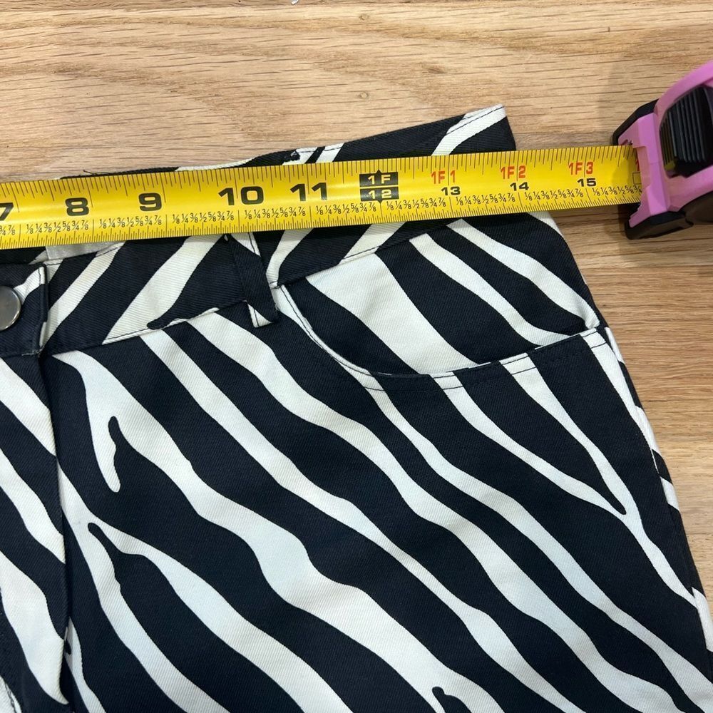 Michael Kors Saks Fifth Ave Zebra Bermuda Shorts Size 6 - Picture 5 of 6